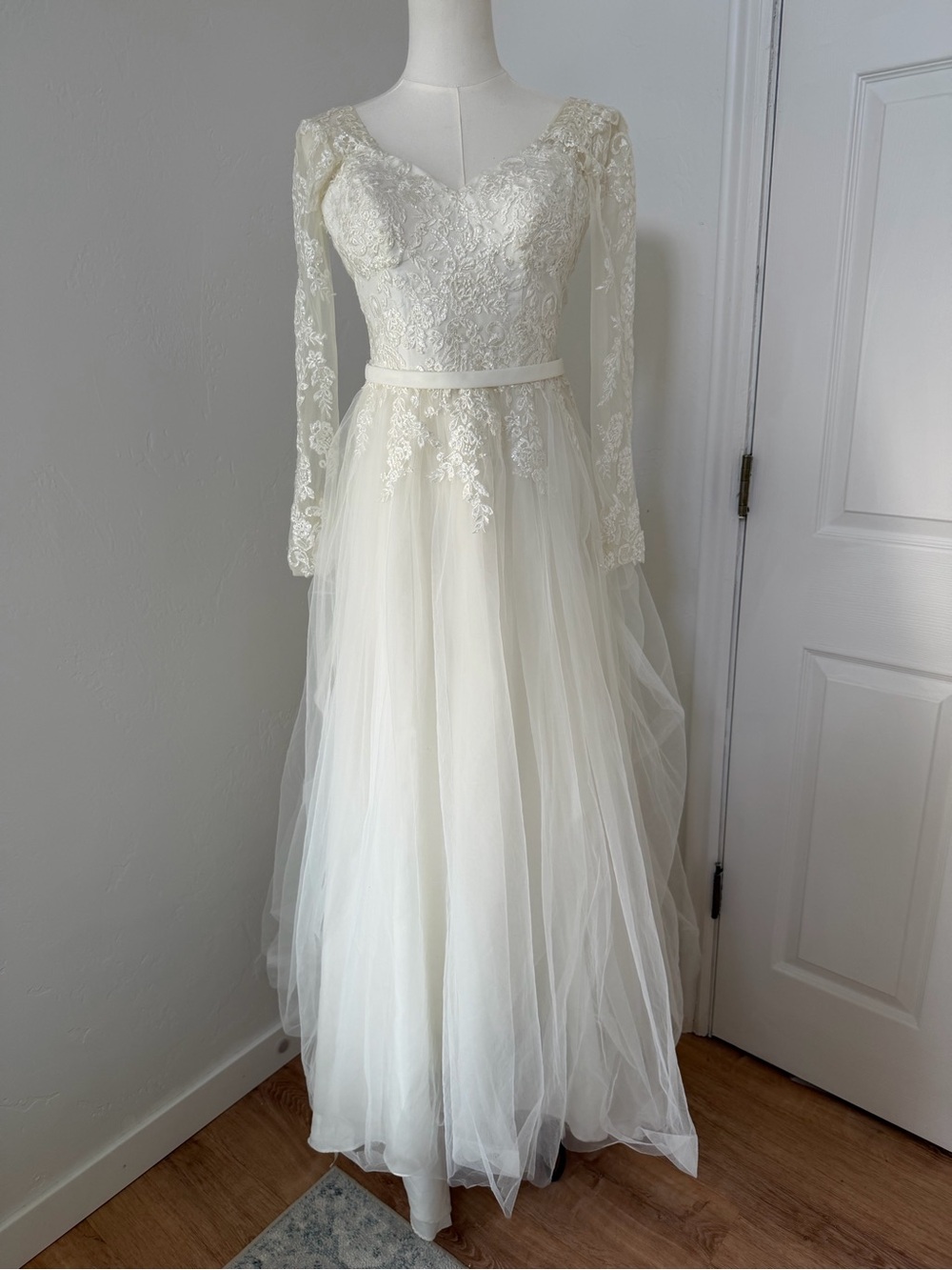 David's Bridal Lace Long-Sleeve A-Line Wedding Gown in Ivory Style WG3831
